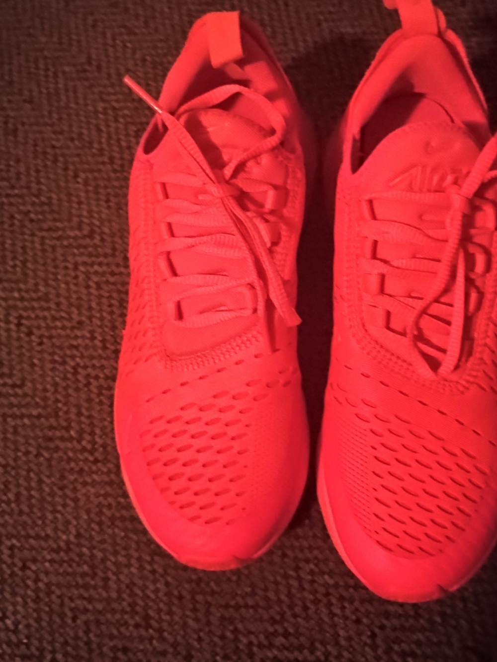 Nike Air 270 - Bright Pink Size 8
